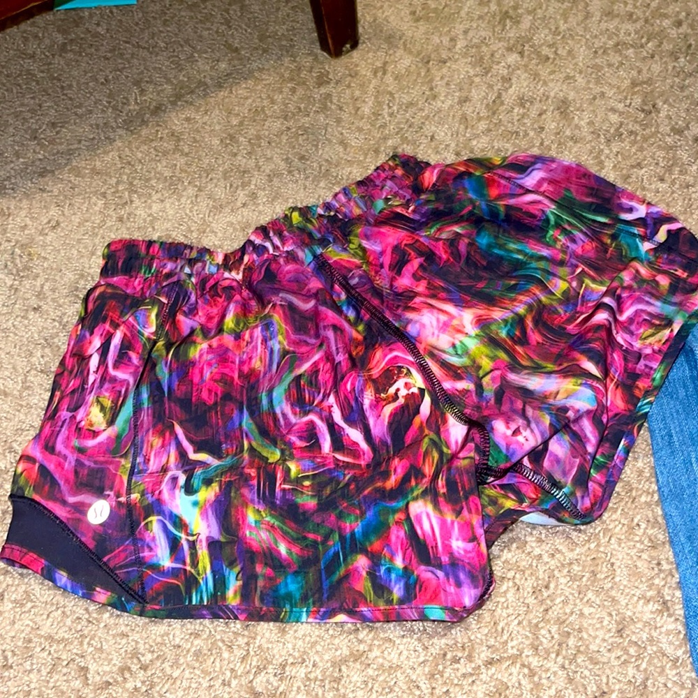 Run faster w/ Super fun LuLu Lemon running shorts